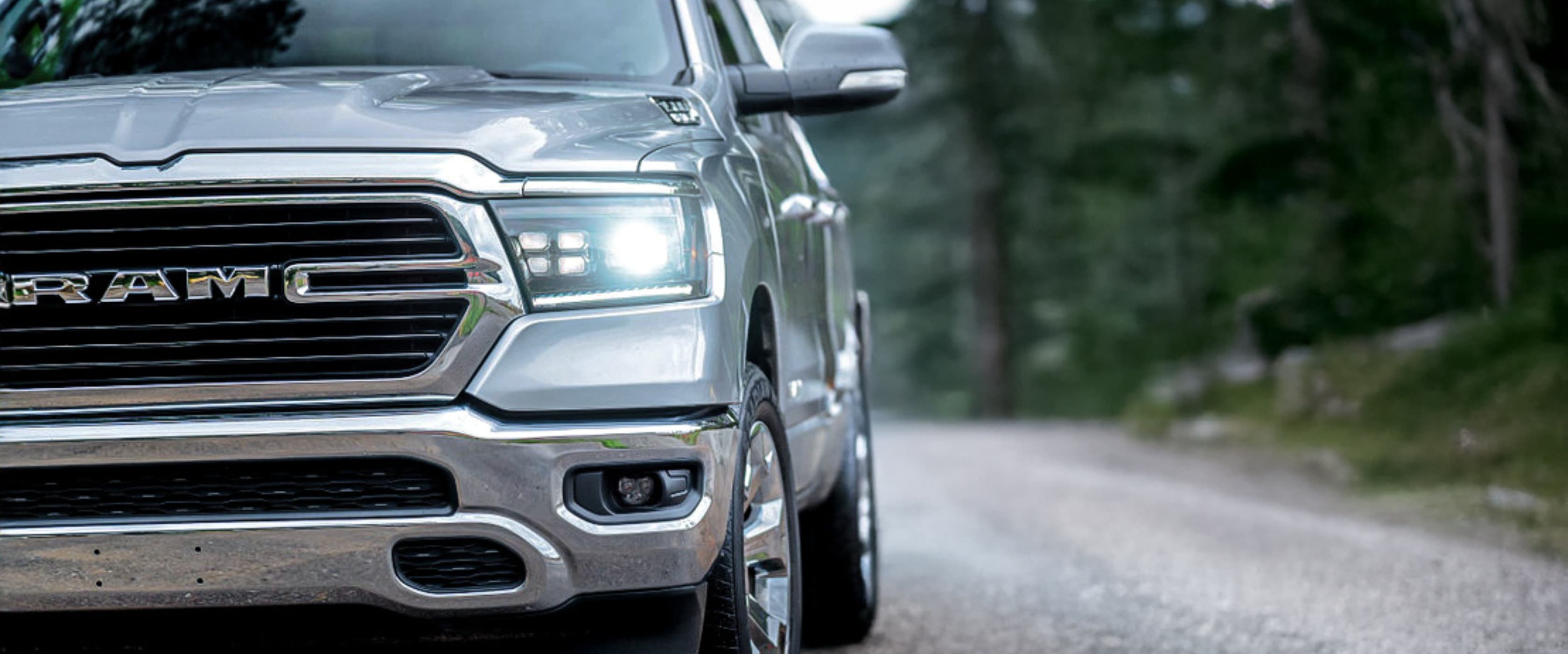 RAM 1500 頭燈升級焦點