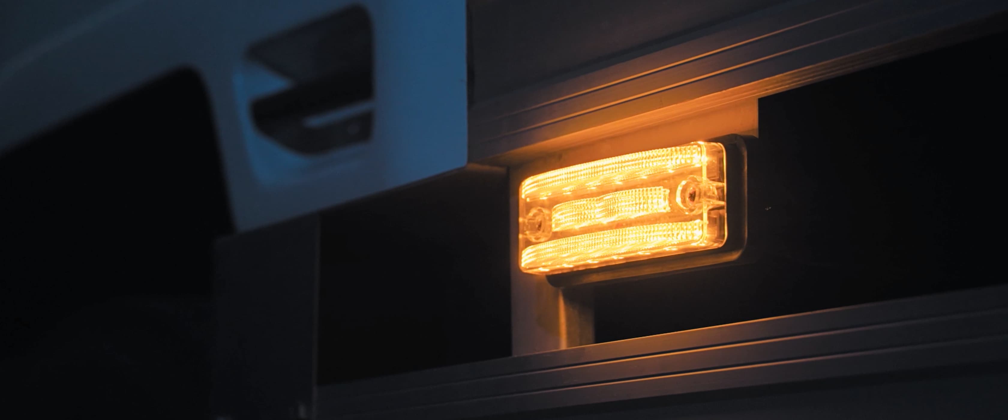 側邊醒目!安全升級 — GV Series 側標燈