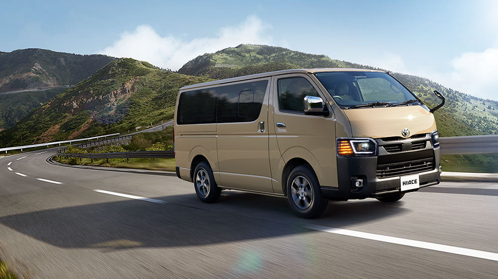 2013+ TOYOTA HIACE H200 headlight