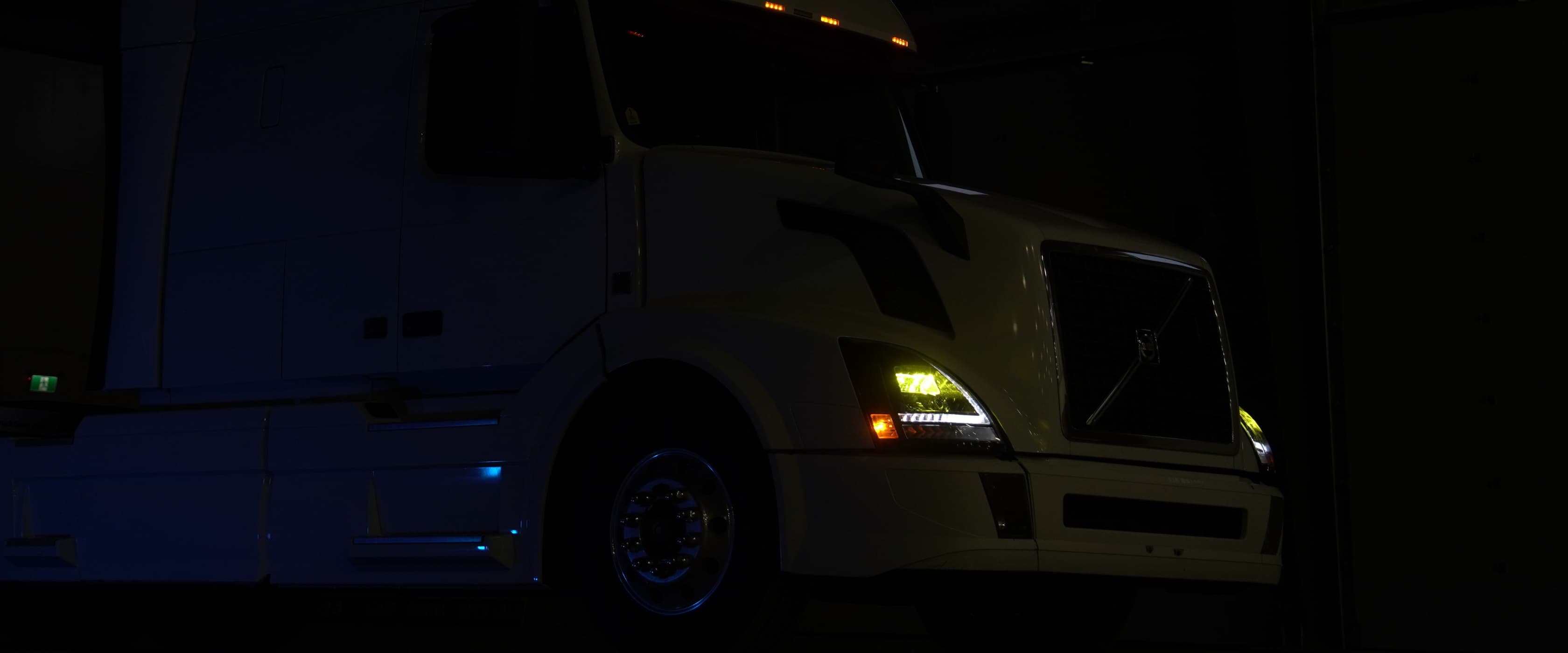 黃光出擊，Volvo 氣場全開